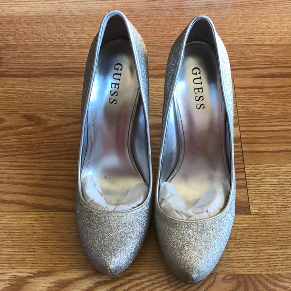 Silver texture Guess pumps - Picture 2 of 6